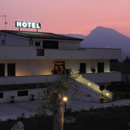 Hotel Vittoria Μπενεβέντο Εξωτερικό φωτογραφία