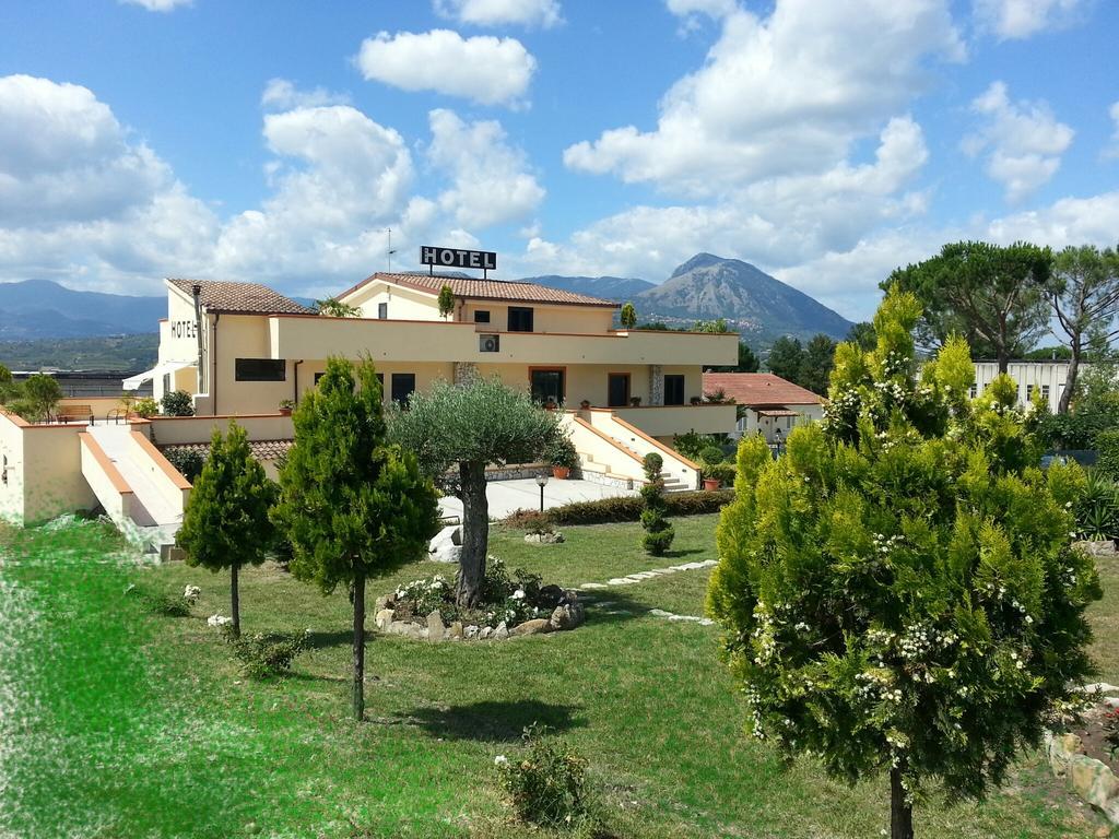 Hotel Vittoria Μπενεβέντο Εξωτερικό φωτογραφία