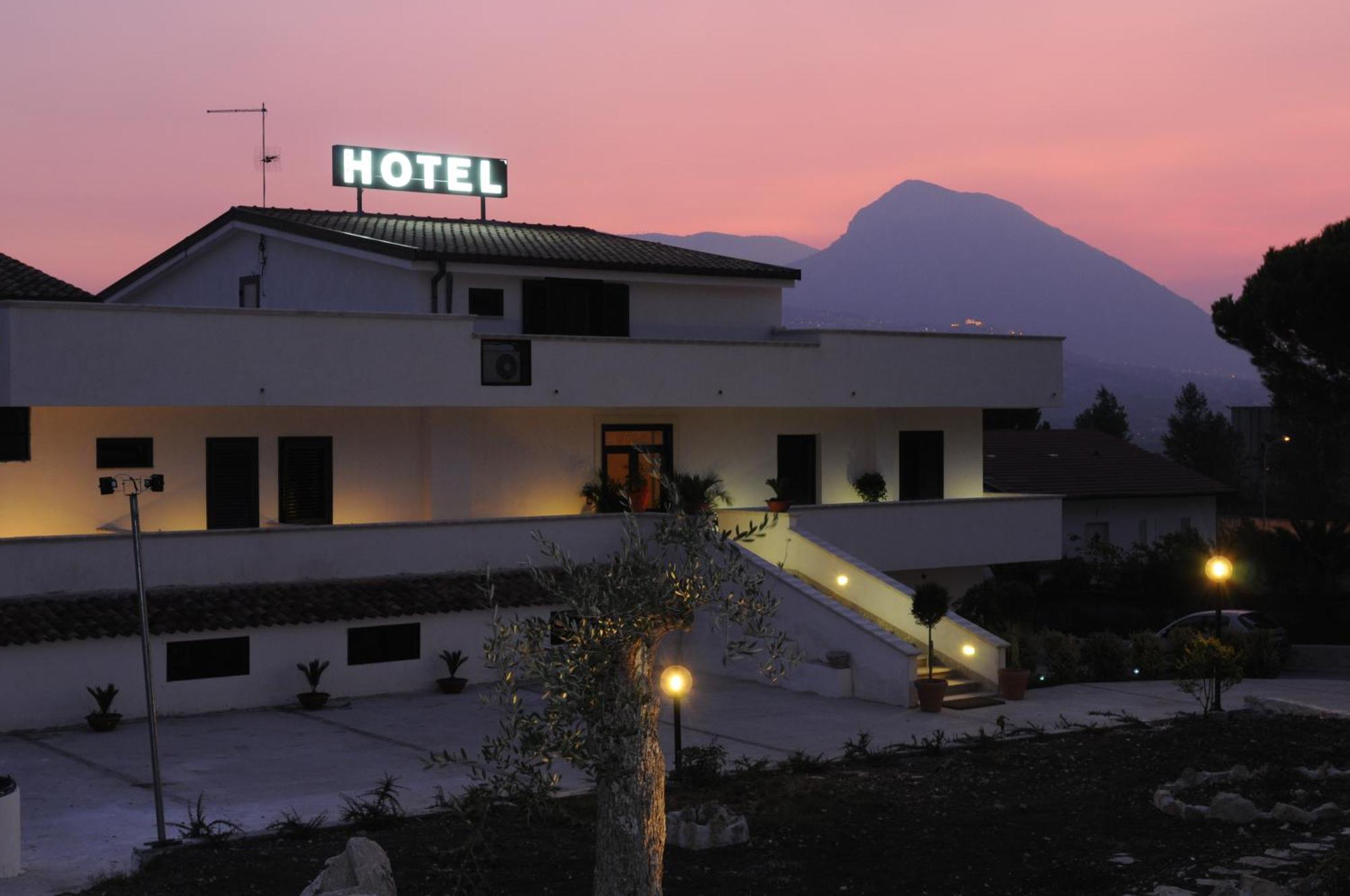 Hotel Vittoria Μπενεβέντο Εξωτερικό φωτογραφία