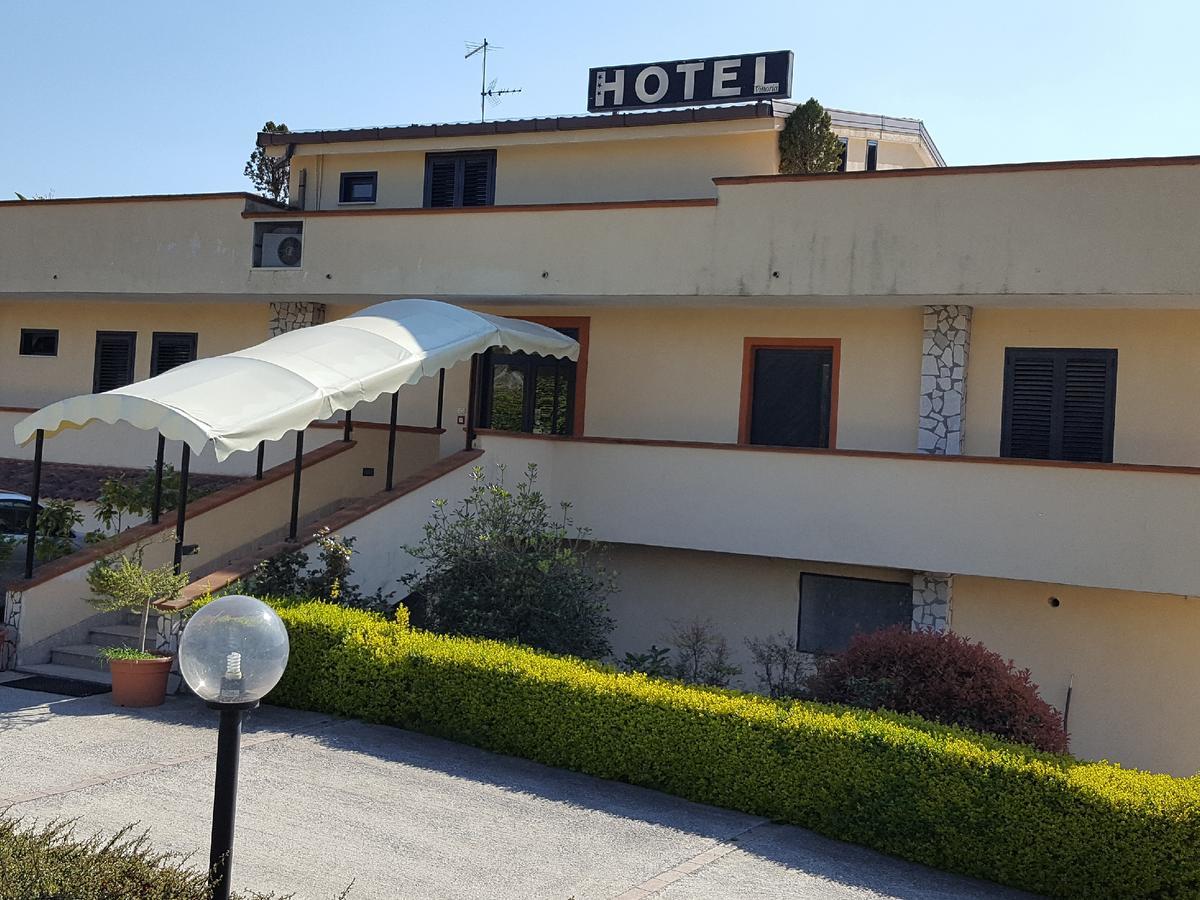 Hotel Vittoria Μπενεβέντο Εξωτερικό φωτογραφία